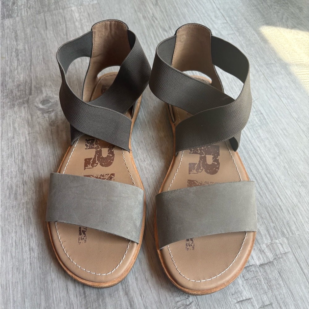 Sorel Women's Tan and Olive Sandals